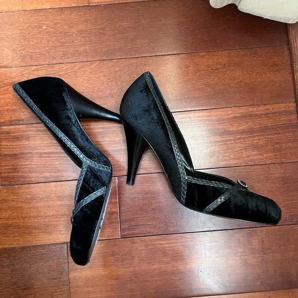 Beautiful and elegant shoes. - Picture 7 of 15